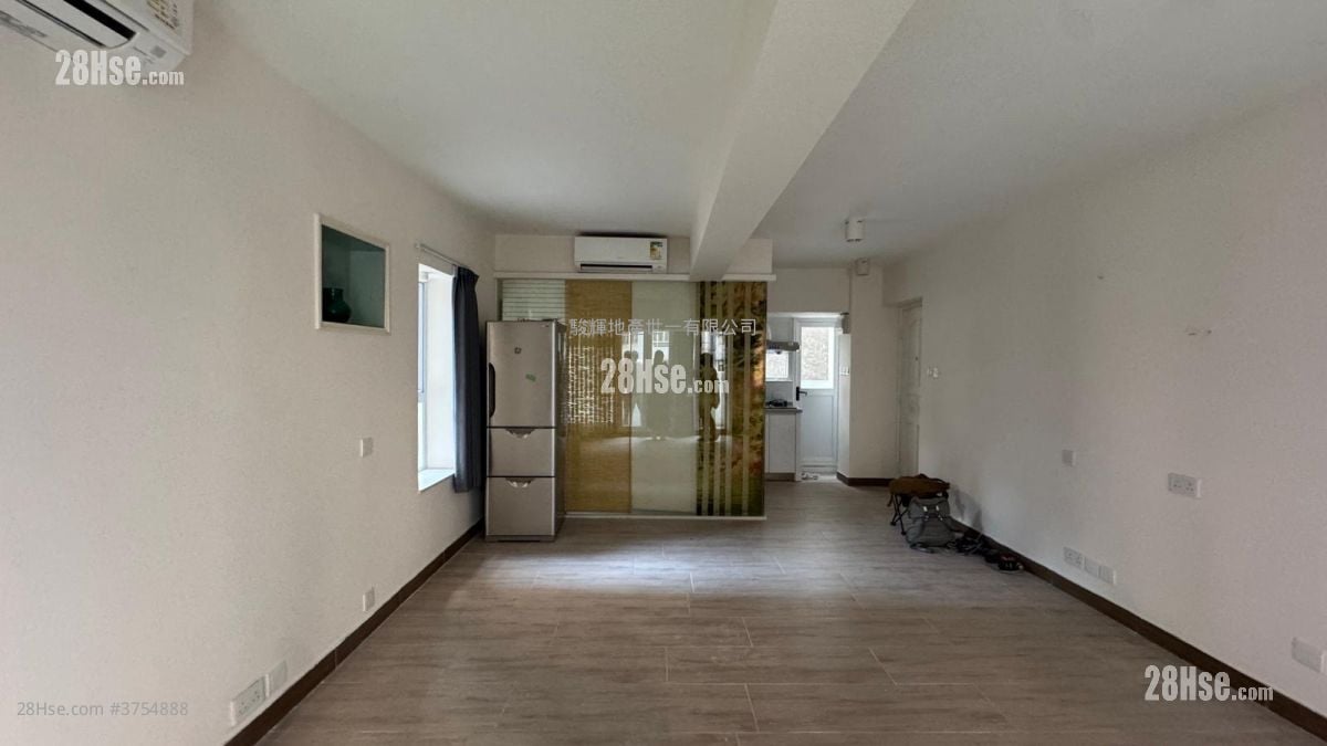 Green View Court Rental Studio , 1 Bathroom 326 ft²