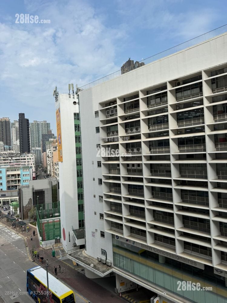 Lucky Building Rental 3 Bedrooms , 1 Bathroom 561 ft²