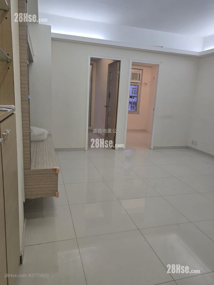 Lai Wan Building Rental 2 Bedrooms , 1 Bathroom 420 ft²