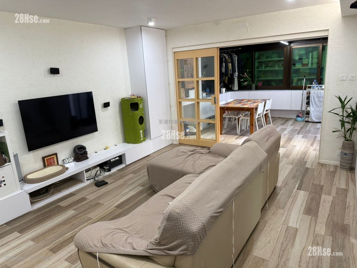 村屋 售盘 3 房 , 1 浴室 700 平方尺