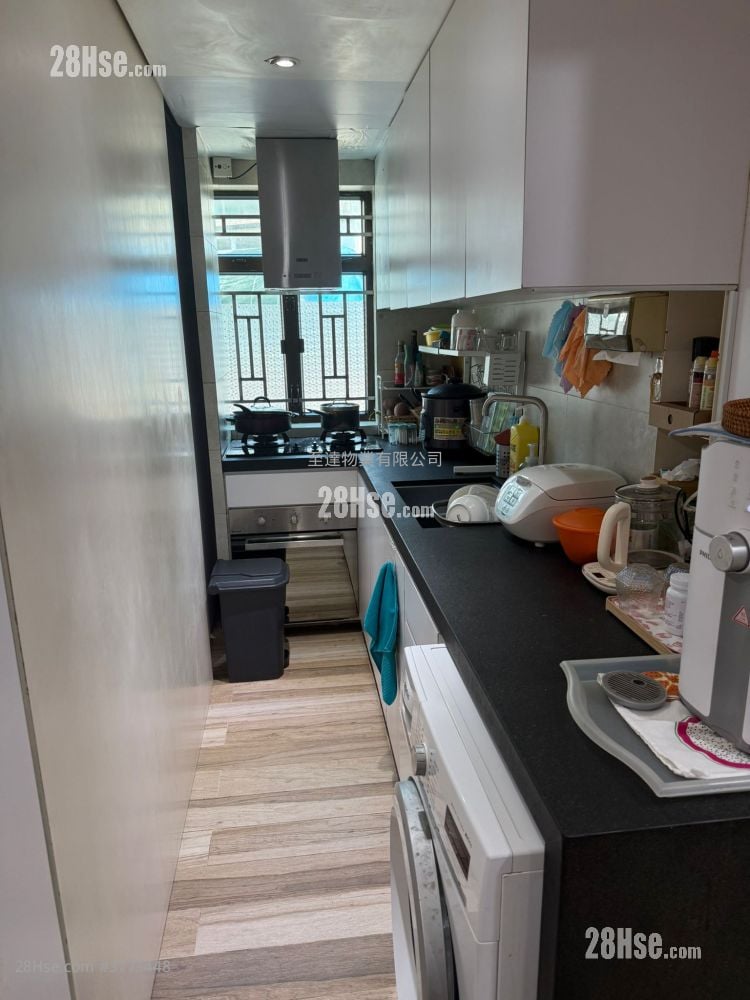 村屋 售盘 3 房 , 1 浴室 700 平方尺