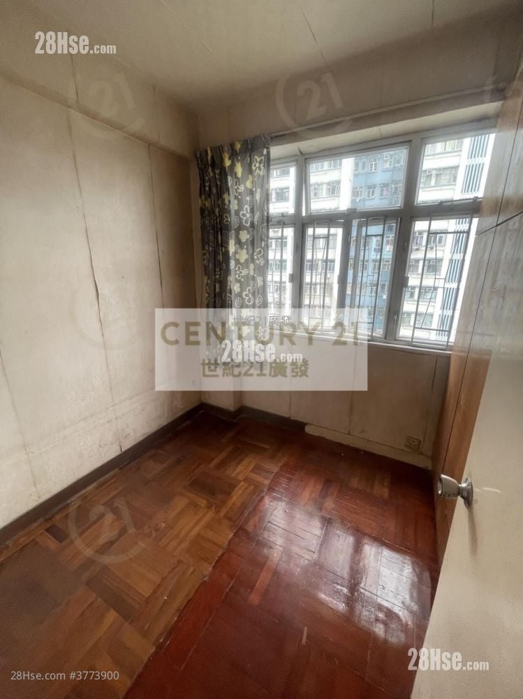 Shun Lee Building Sell 2 Bedrooms , 1 Bathroom 382 ft²