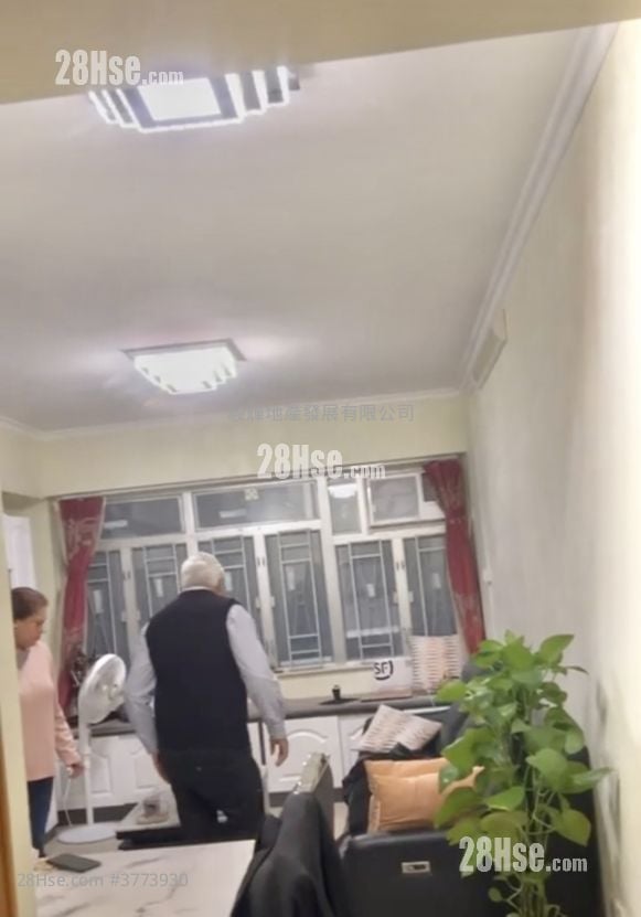 汉口中心 售盘 3 房 , 2 浴室 818 平方尺