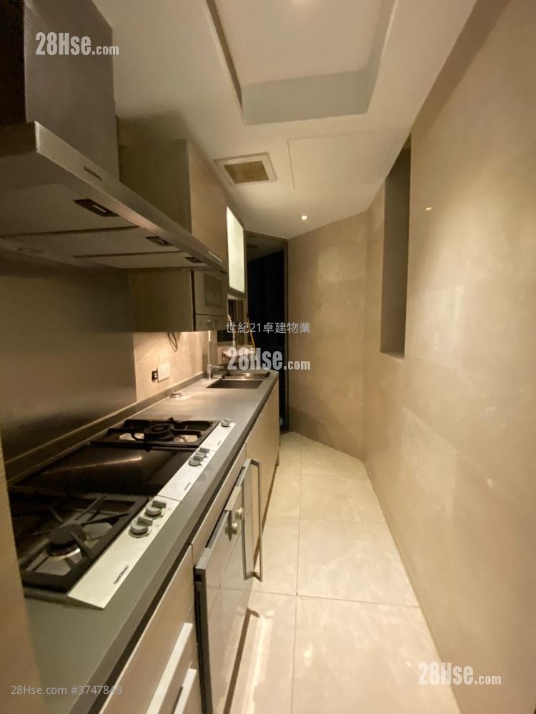 The Coronation Sell 2 Bedrooms , 1 Bathroom 601 ft²