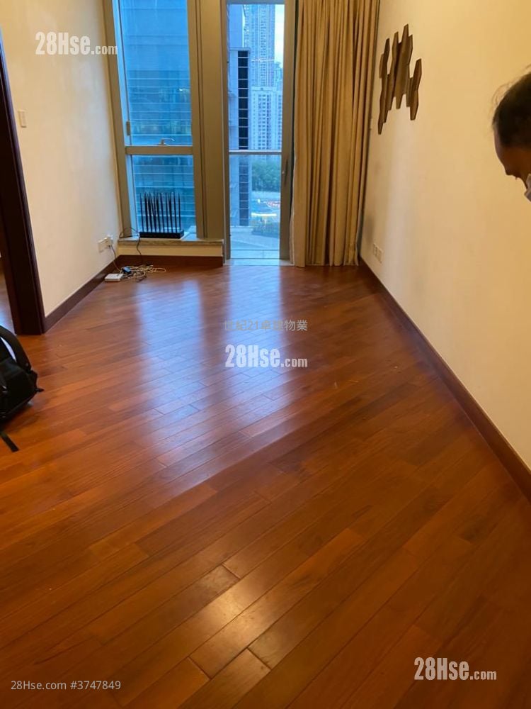 The Coronation Sell 2 Bedrooms , 1 Bathroom 601 ft²