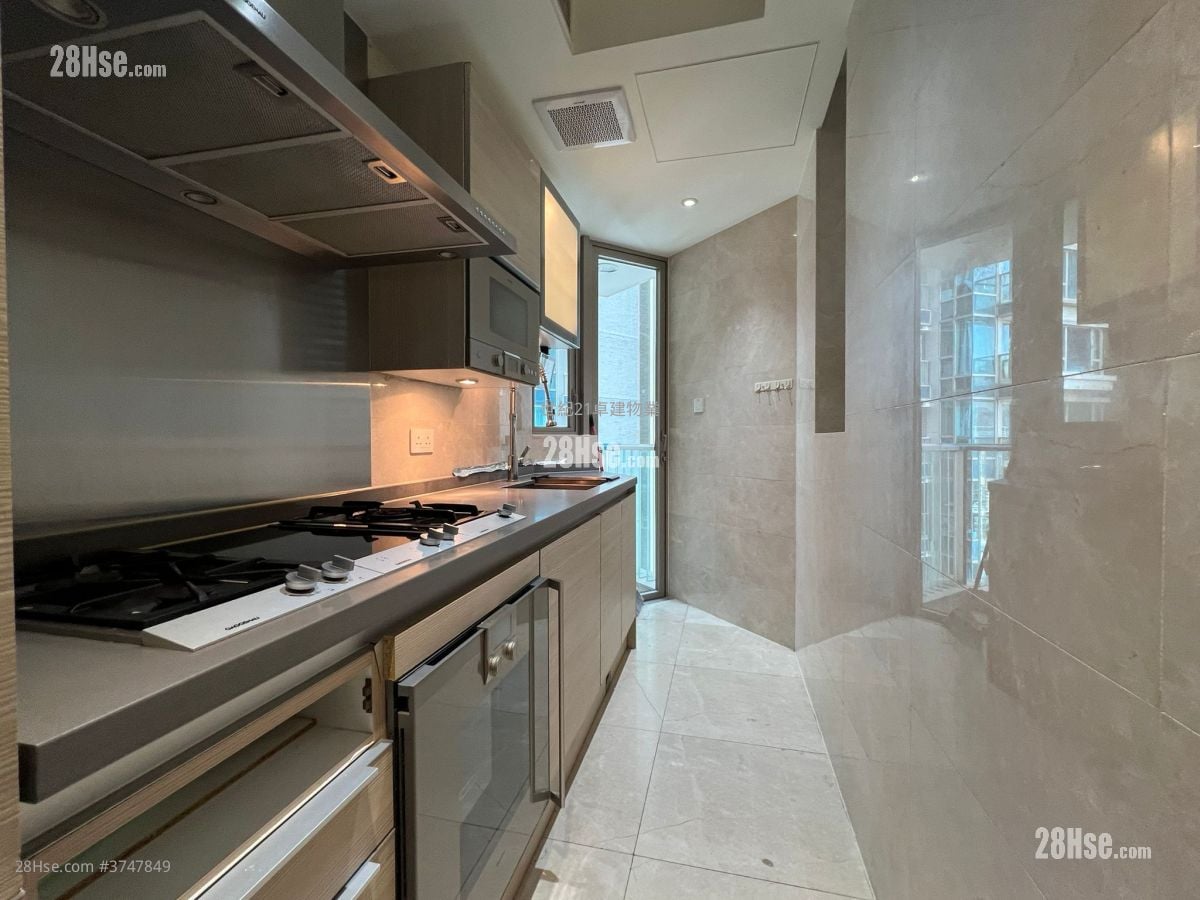 The Coronation Sell 2 Bedrooms , 1 Bathroom 601 ft²