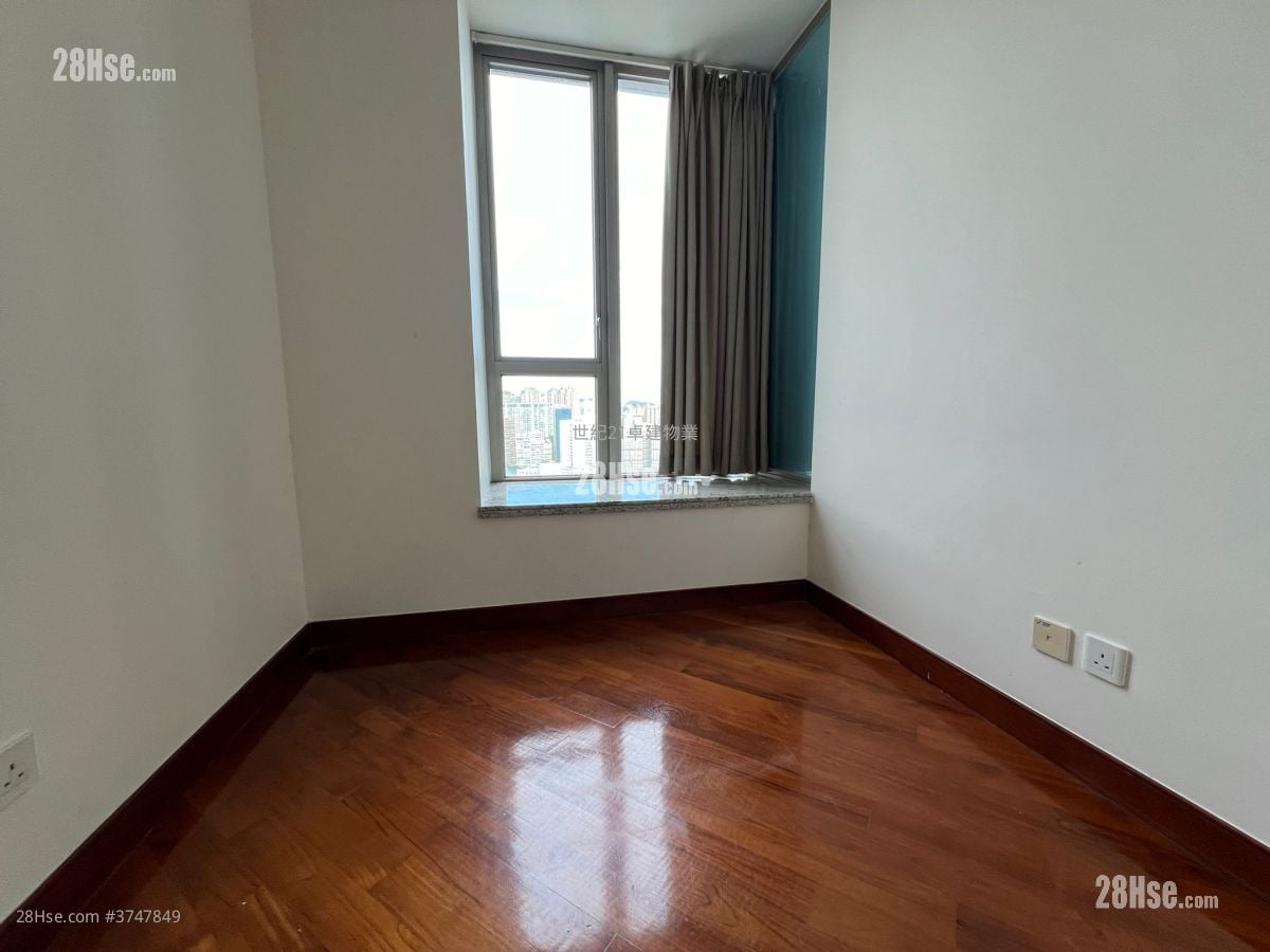 The Coronation Sell 2 Bedrooms , 1 Bathroom 601 ft²