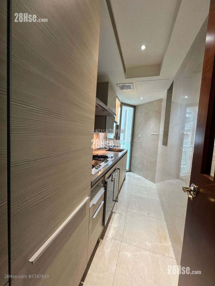 The Coronation Sell 2 Bedrooms , 1 Bathroom 601 ft²