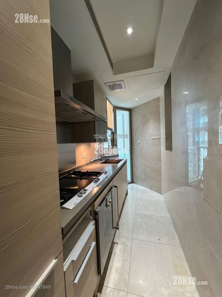 The Coronation Sell 2 Bedrooms , 1 Bathroom 601 ft²