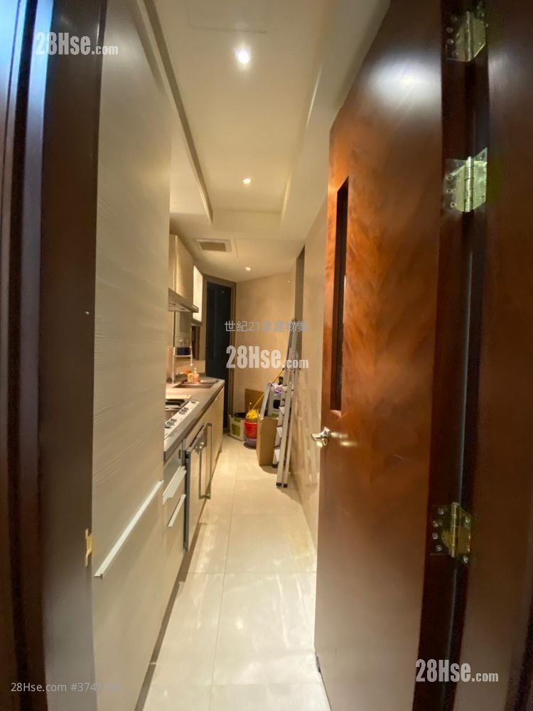 The Coronation Sell 2 Bedrooms , 1 Bathroom 601 ft²