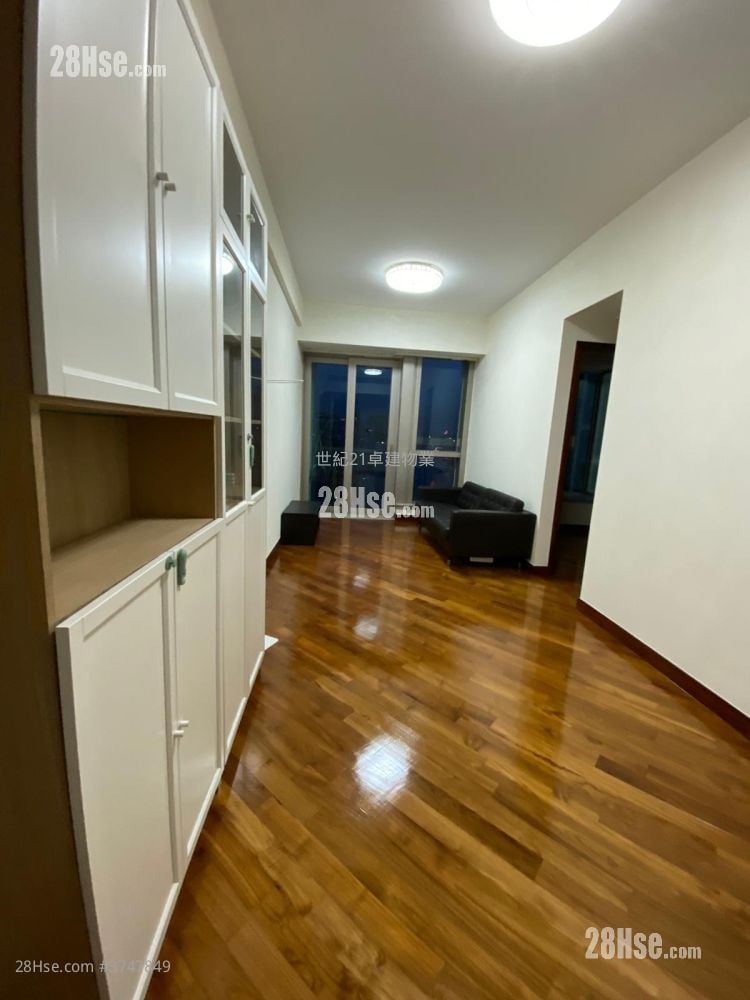 The Coronation Sell 2 Bedrooms , 1 Bathroom 601 ft²