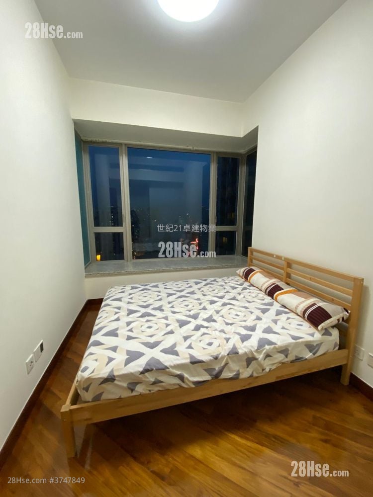 The Coronation Sell 2 Bedrooms , 1 Bathroom 601 ft²