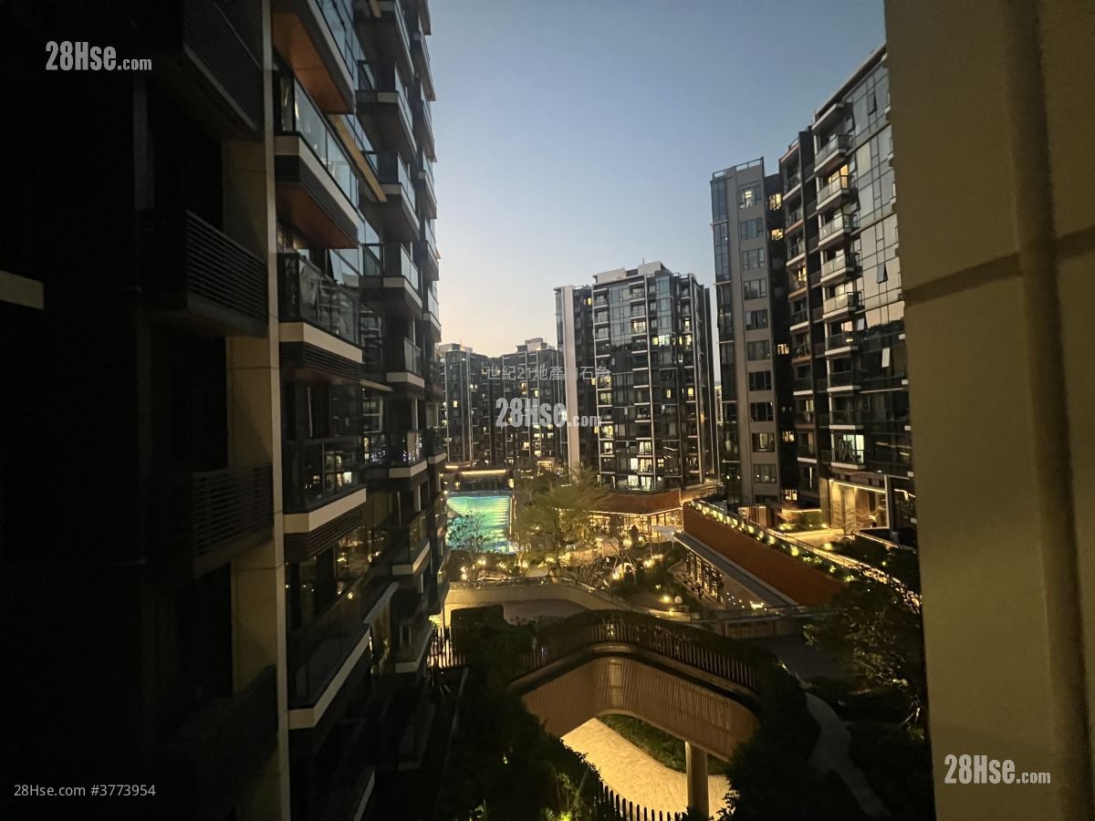 Silicon Hill Rental 291 ft²