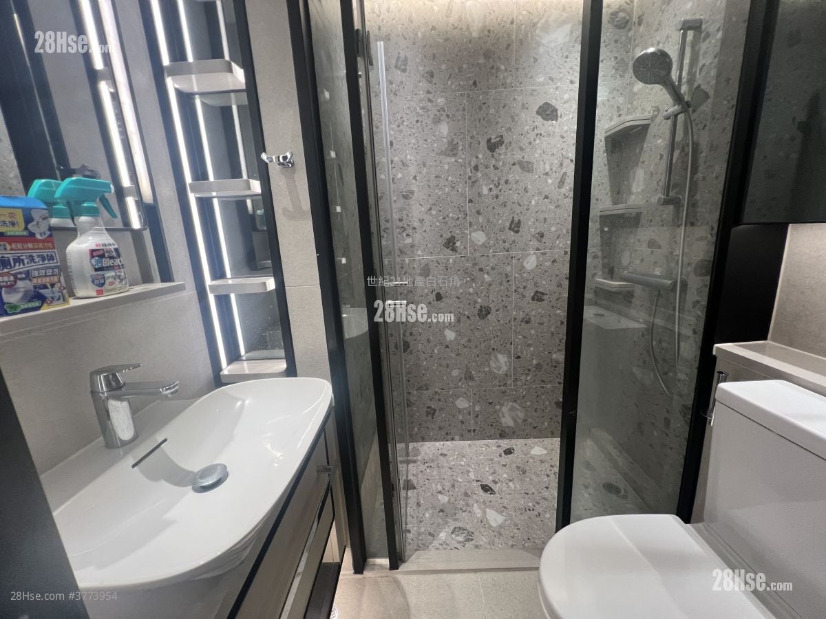 Silicon Hill Rental 291 ft²