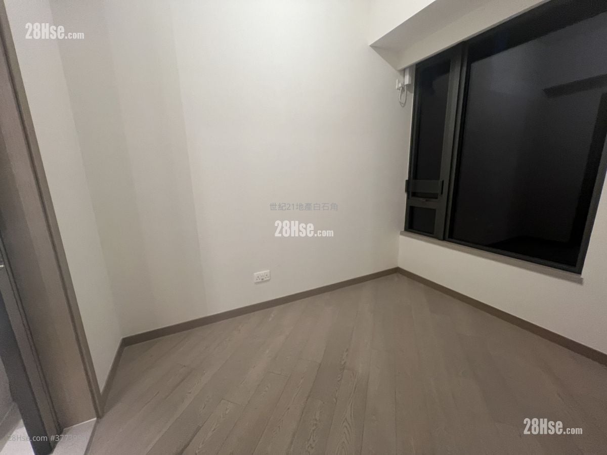 Silicon Hill Rental 291 ft²