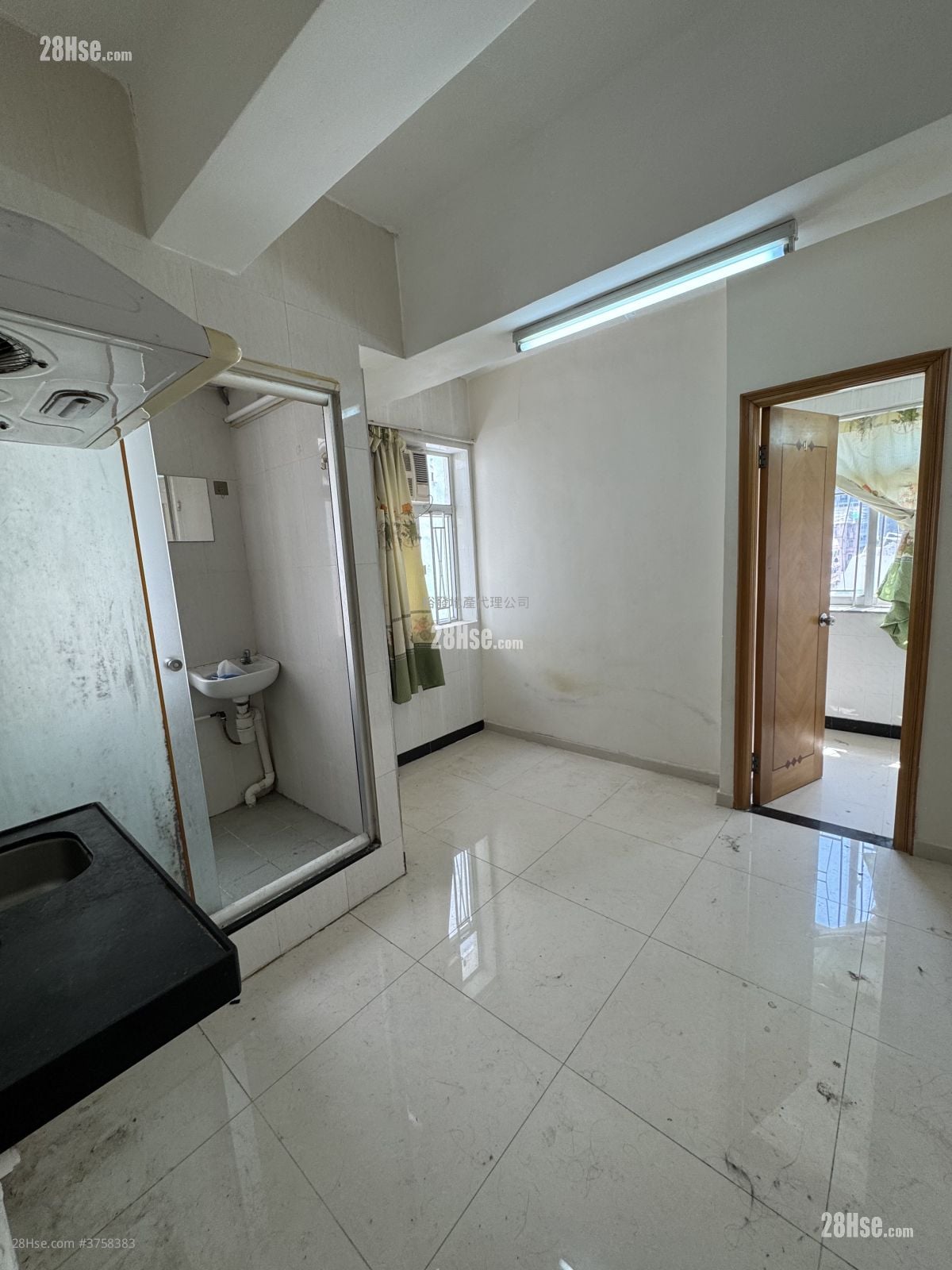 Chung Wo Building Rental 1 Bedroom 180 ft²