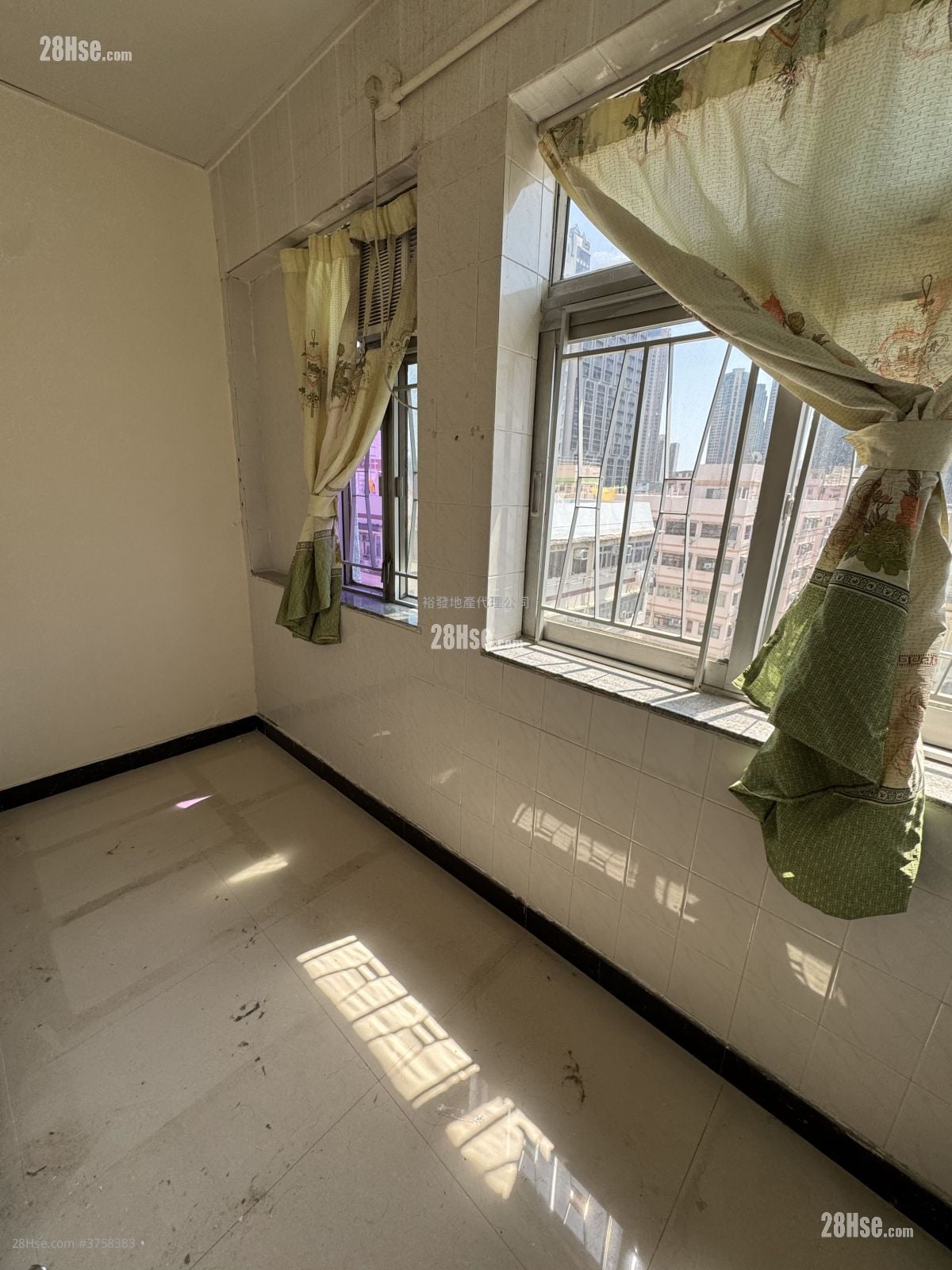 Chung Wo Building Rental 1 Bedroom 180 ft²
