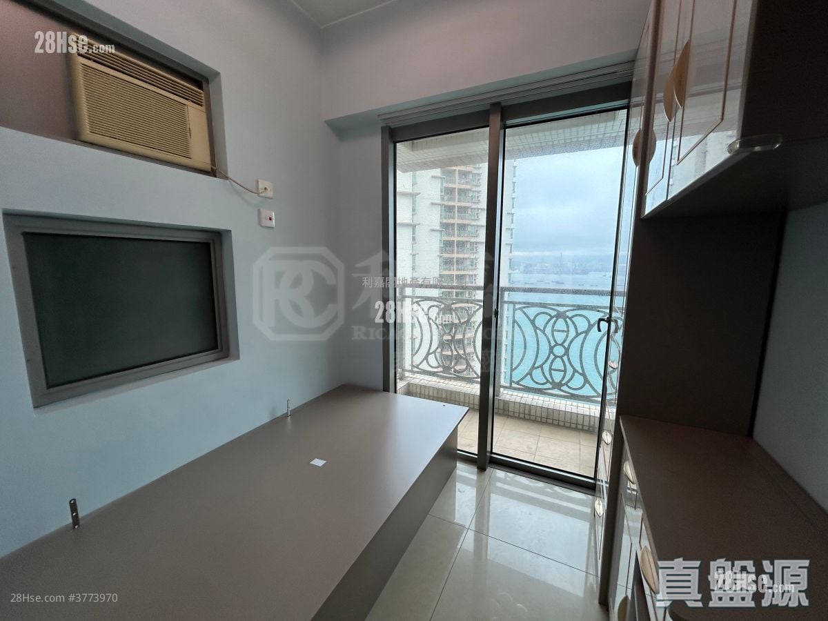 The Merton Sell 2 Bedrooms , 1 Bathroom 482 ft²