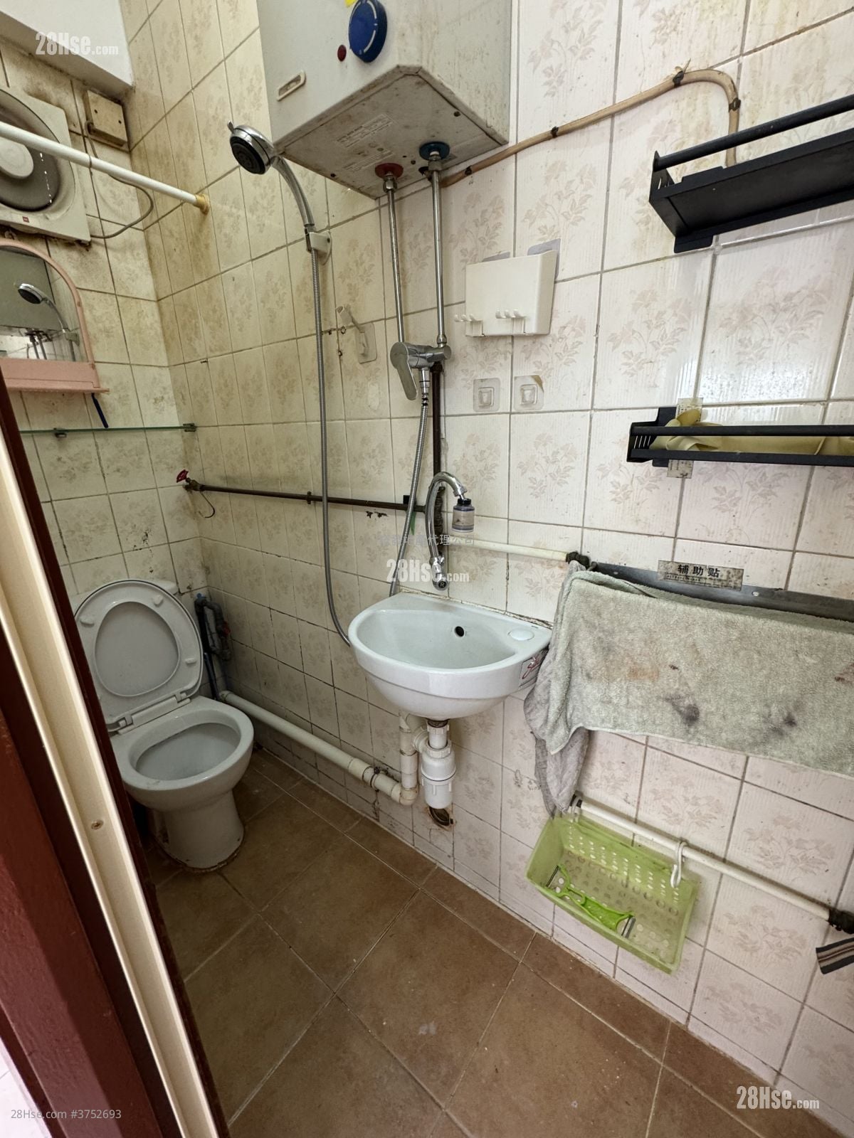 Chung Mei Building Rental Studio 130 ft²