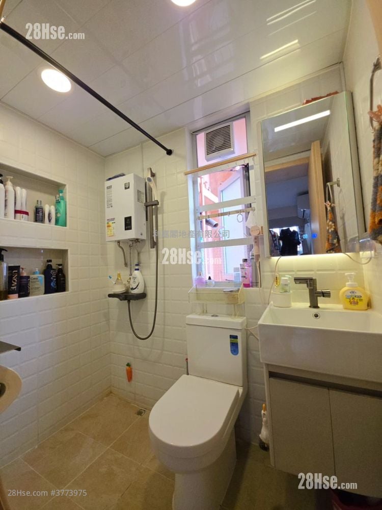 Kam Lung Mansion Sell 2 Bedrooms , 1 Bathroom 431 ft²