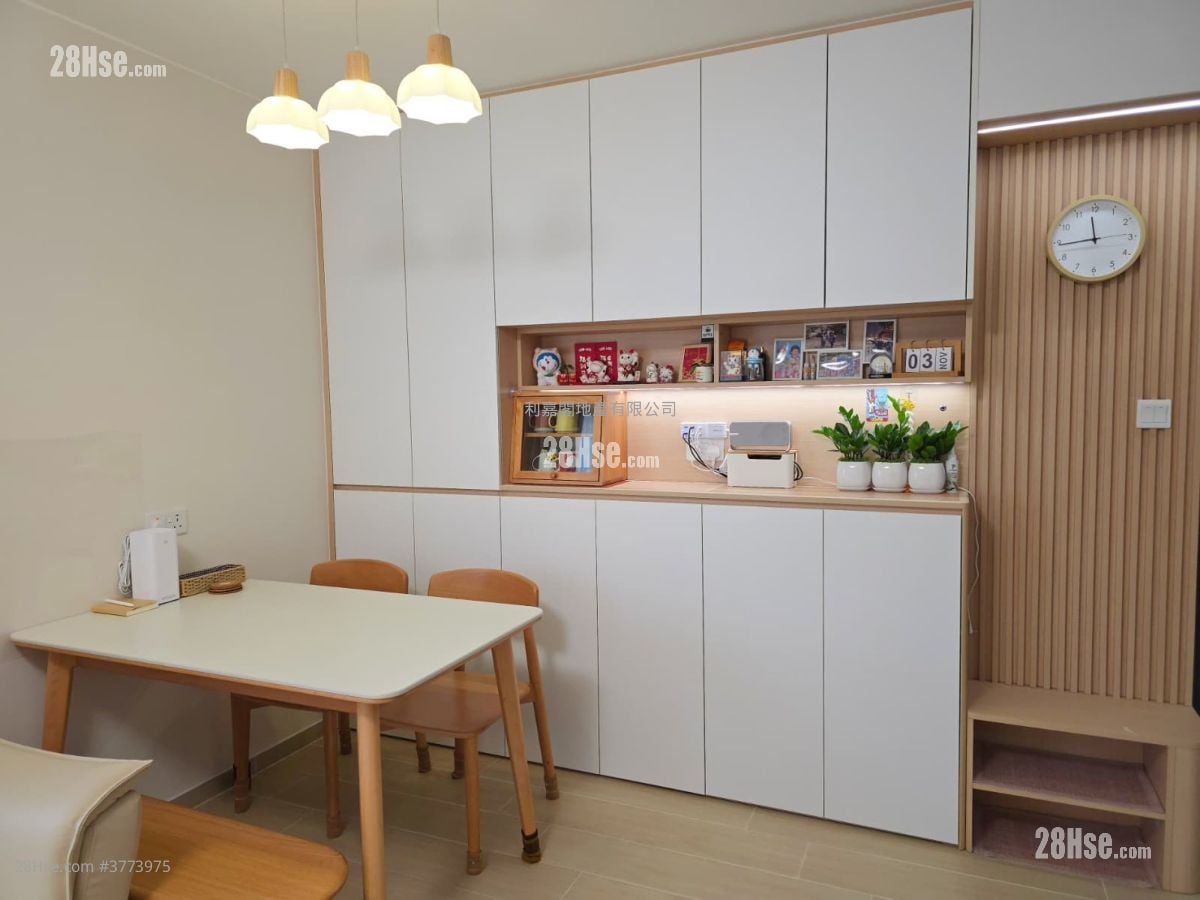 Kam Lung Mansion Sell 2 Bedrooms , 1 Bathroom 431 ft²