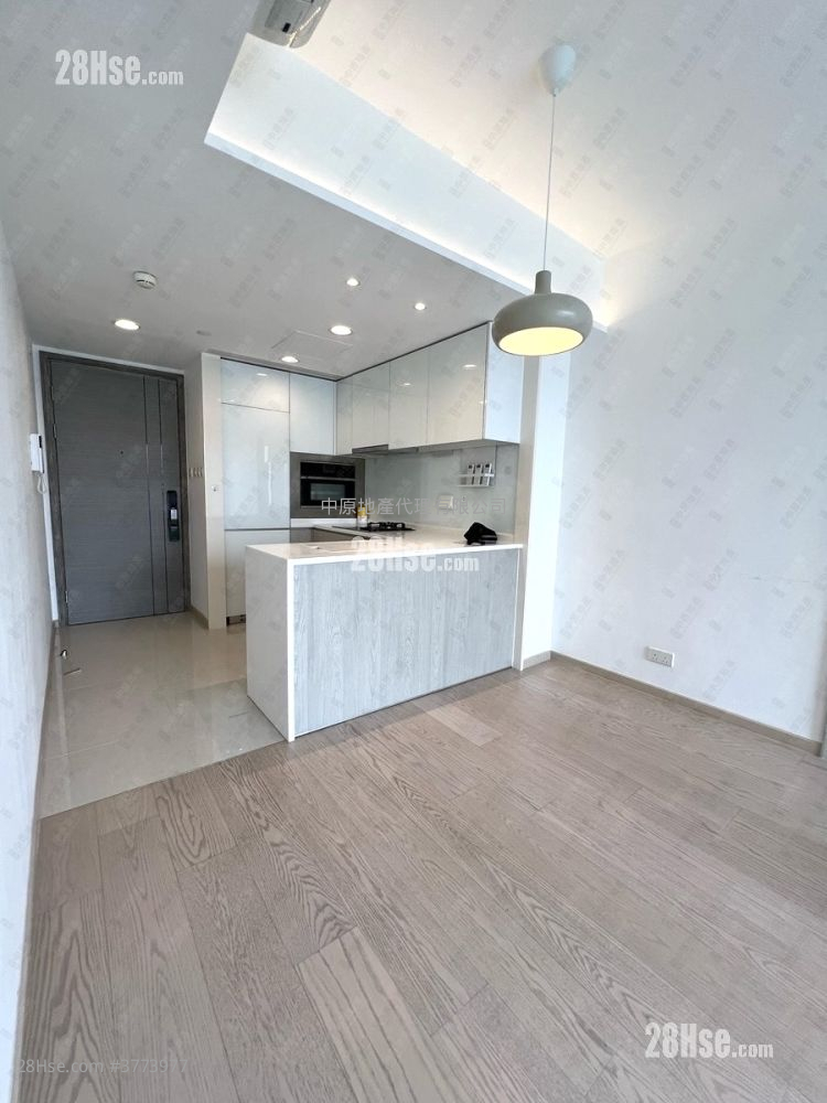 Sea To Sky Sell 2 Bedrooms 481 ft²