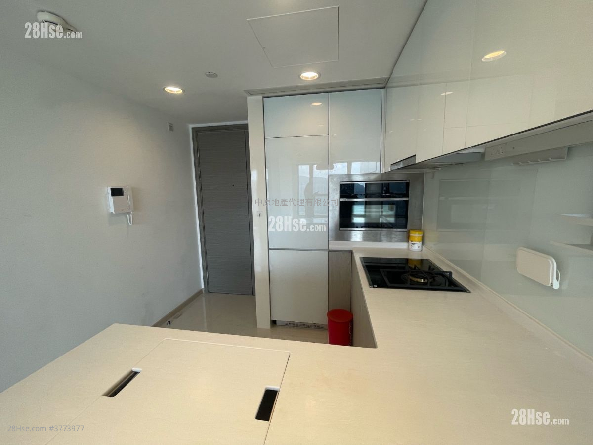 Sea To Sky Sell 2 Bedrooms 481 ft²