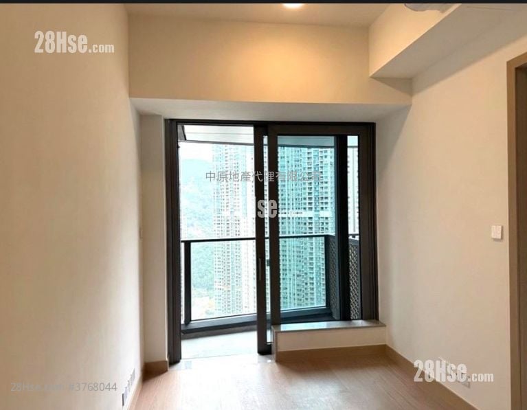 Seasons Place 售盘 1 房 323 平方尺