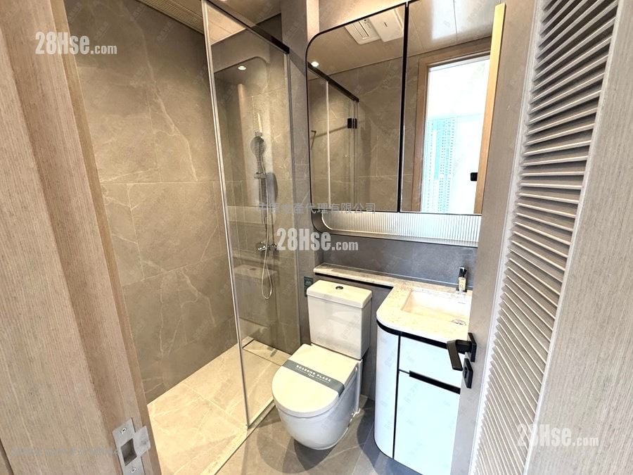 Seasons Place 售盘 1 房 323 平方尺