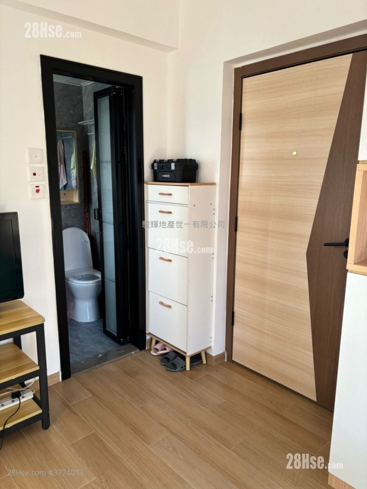 Fu Cheong Building Sell 2 Bedrooms , 1 Bathroom 360 ft²