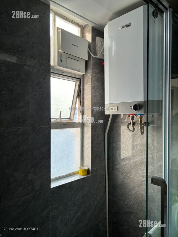Fu Cheong Building Sell 2 Bedrooms , 1 Bathroom 360 ft²