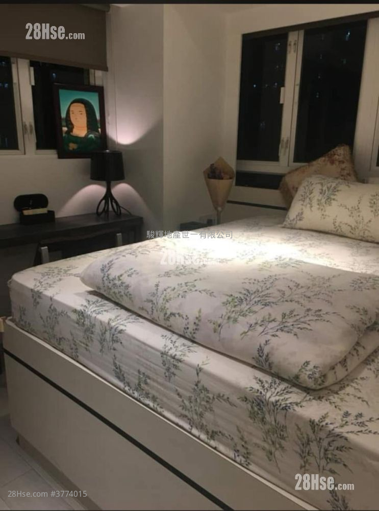 The Lodge Sell Studio 199 ft²