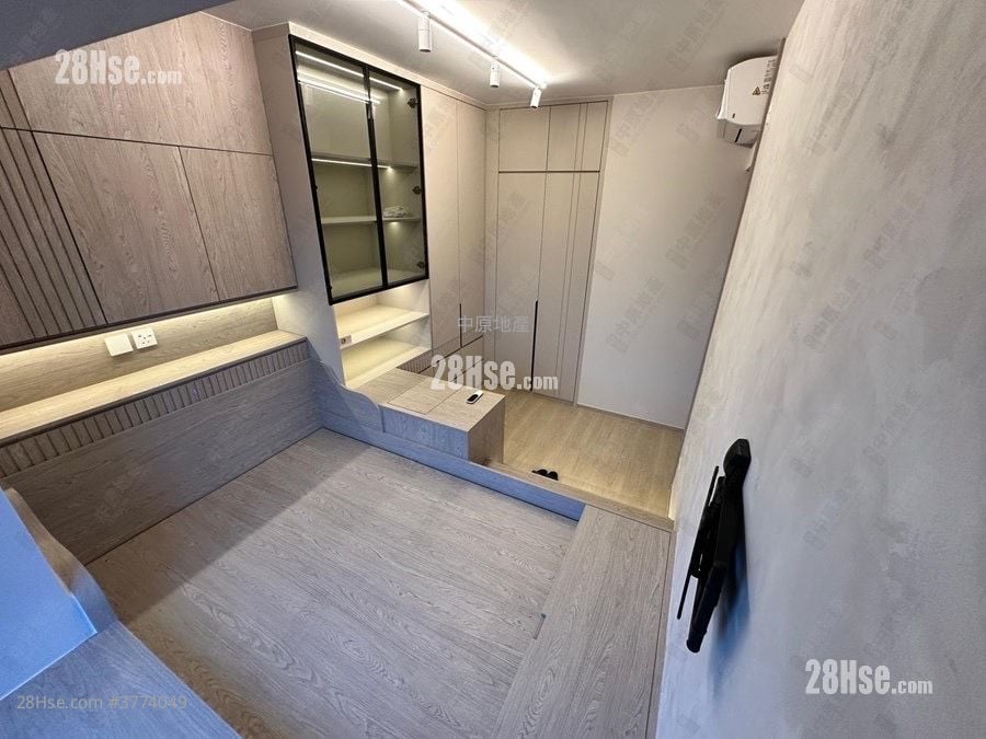 Park Signature Sell 3 Bedrooms 786 ft²