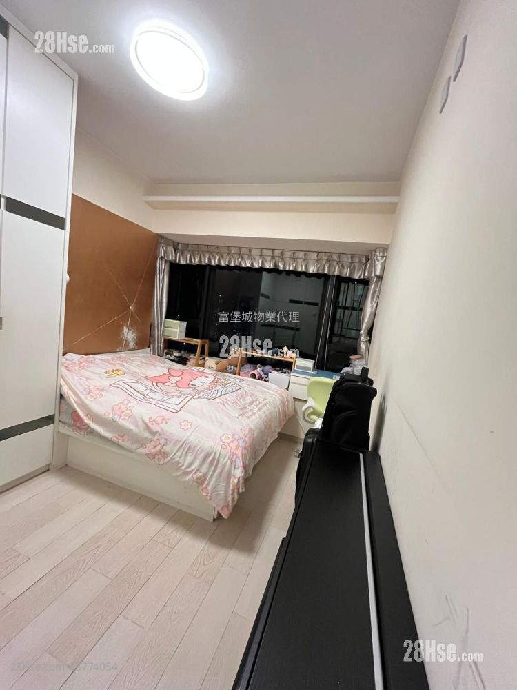 Castello Sell 2 Bedrooms , 1 Bathroom 556 ft²