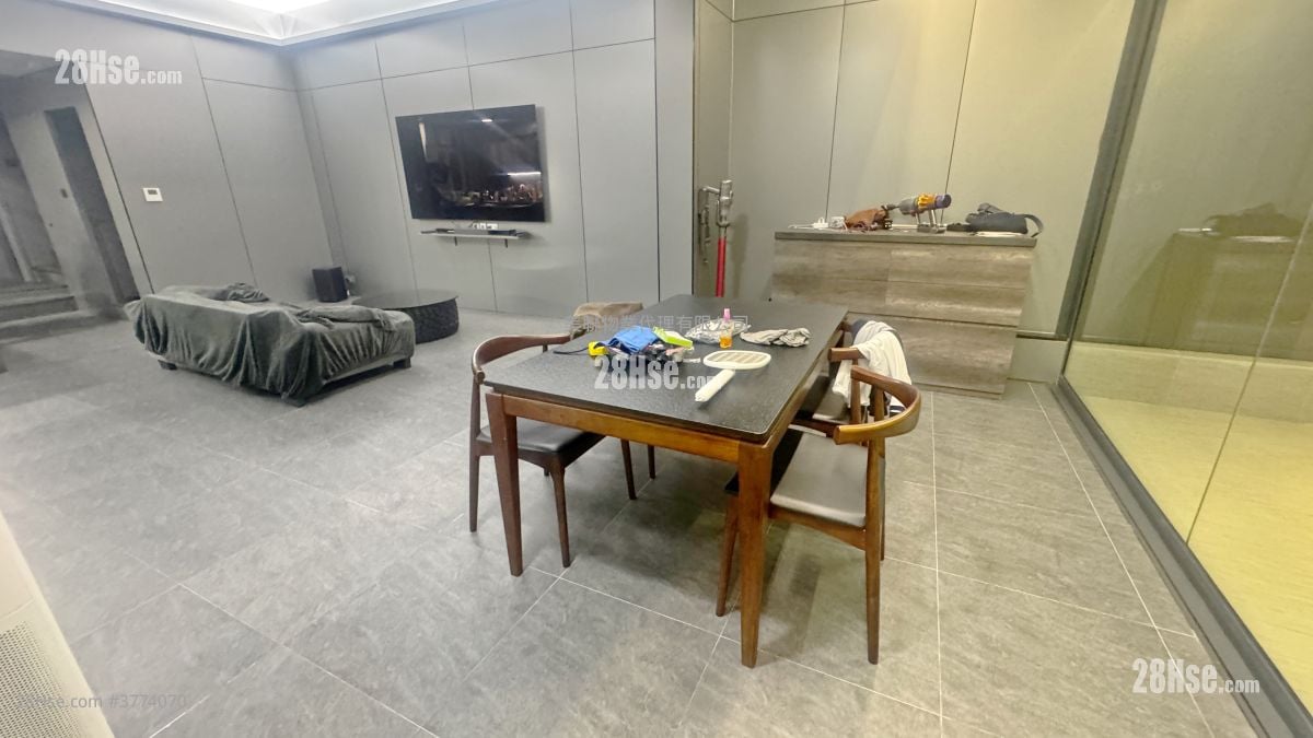 Green Crest Sell Studio , 2 Bathrooms 1,090 ft²