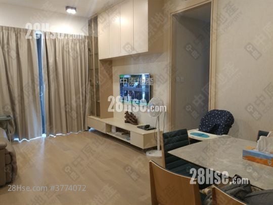 One Homantin Sell 975 ft²