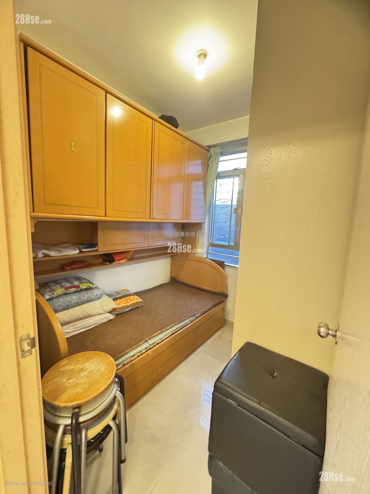Yuen Fai Court Sell 2 Bedrooms , 1 Bathroom 351 ft²