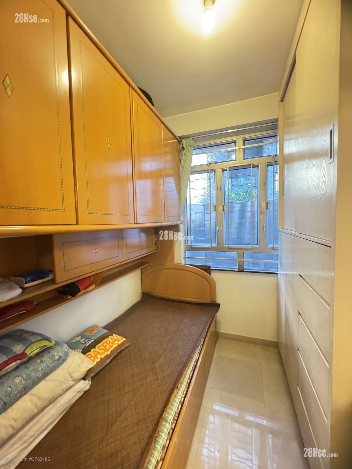 Yuen Fai Court Sell 2 Bedrooms , 1 Bathroom 351 ft²