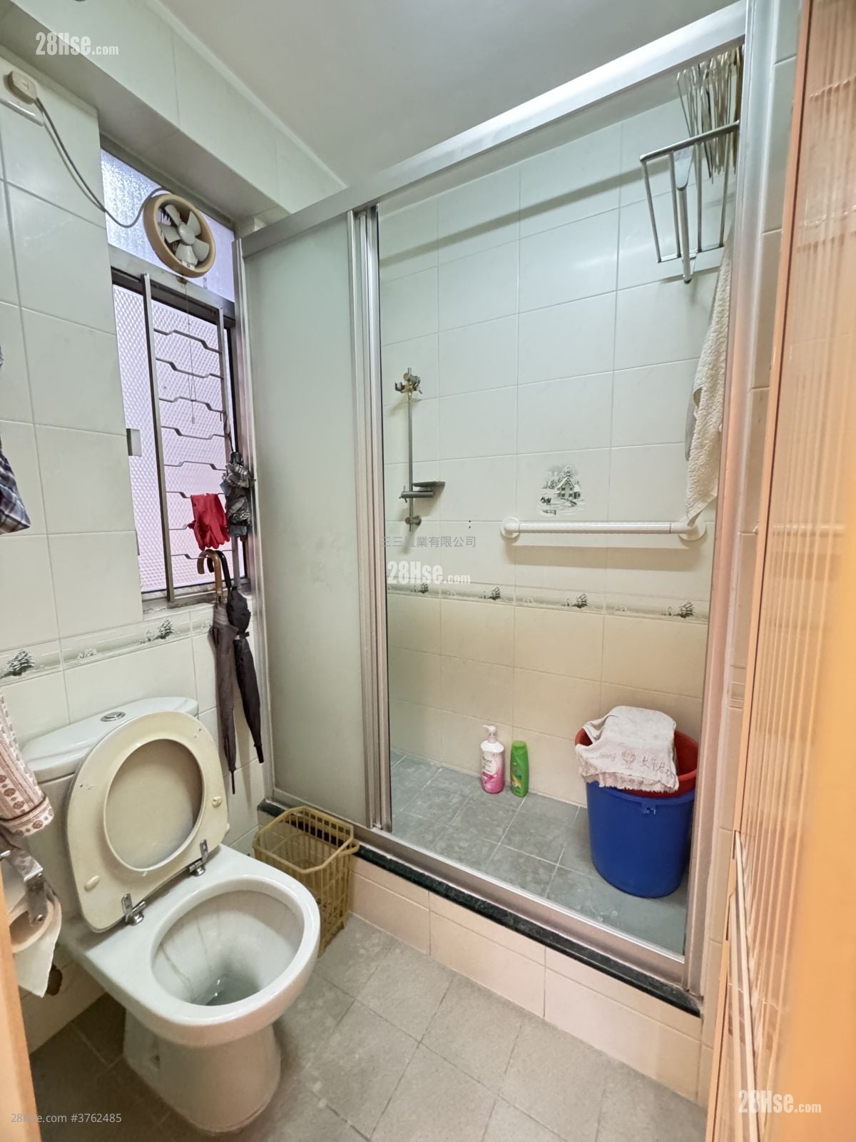 Yuen Fai Court Sell 2 Bedrooms , 1 Bathroom 351 ft²