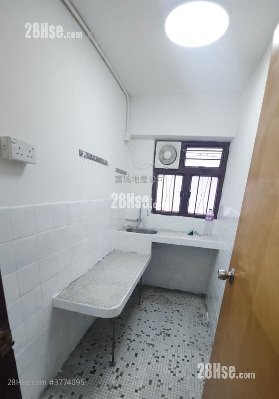 Village Rental 2 Bedrooms , 1 Bathroom 630 ft²