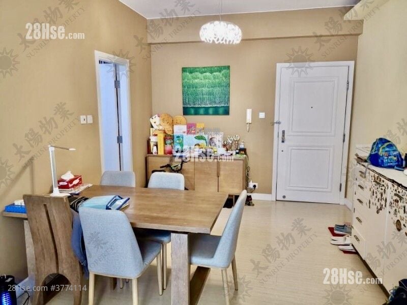 半岛豪庭 售盘 4 房 1,076 平方尺