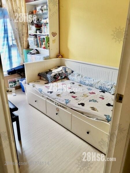 半岛豪庭 售盘 4 房 1,076 平方尺