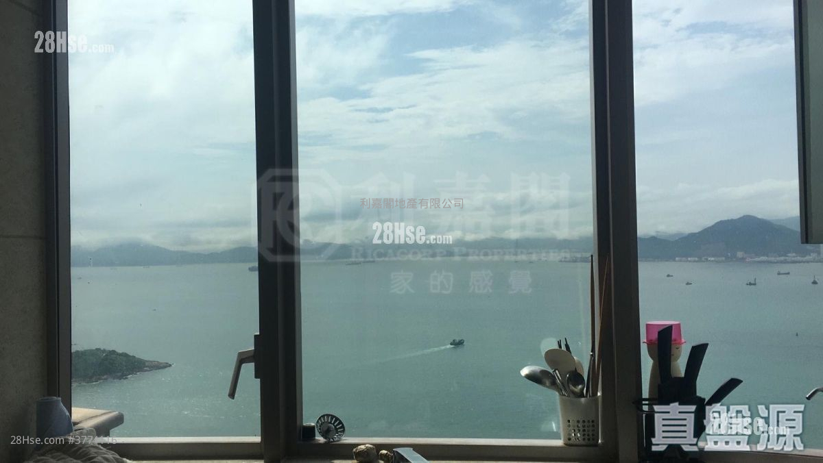 加多近山 售盘 2 房 , 2 浴室 720 平方尺