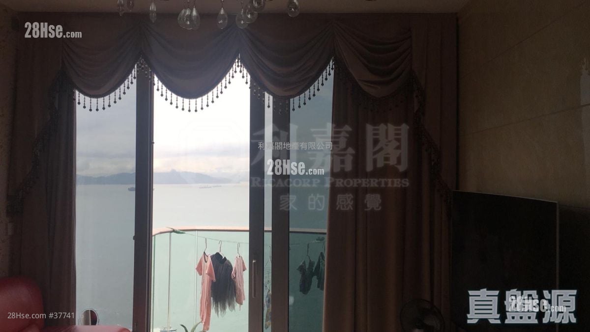 加多近山 售盘 2 房 , 2 浴室 720 平方尺