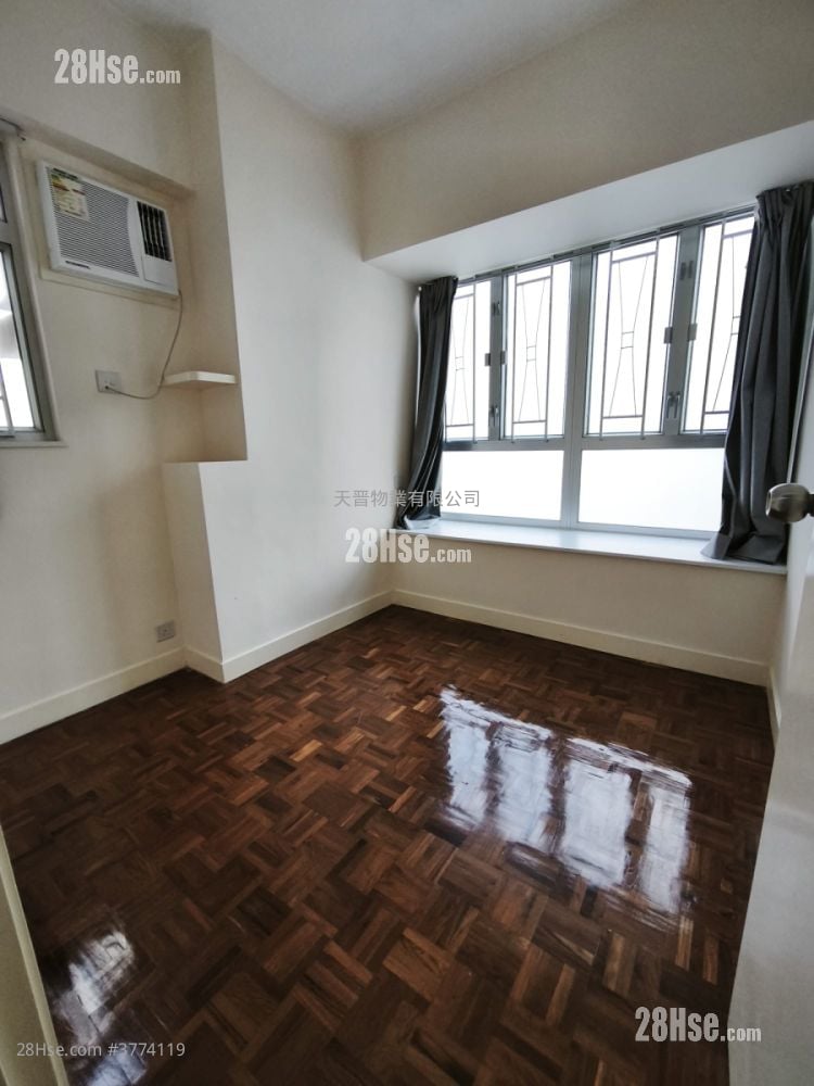Wealthy Court Sell 2 Bedrooms , 1 Bathroom 344 ft²