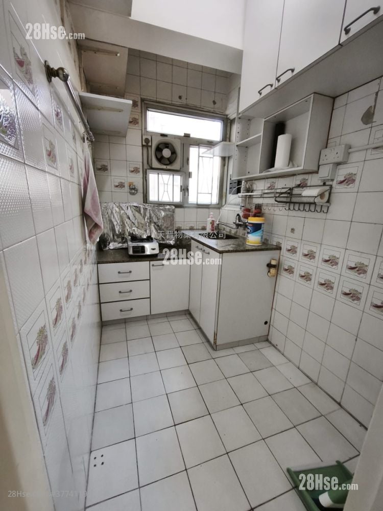 Wealthy Court Sell 2 Bedrooms , 1 Bathroom 344 ft²