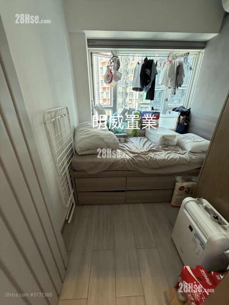 Paradise Square Sell 2 Bedrooms , 1 Bathroom 368 ft²