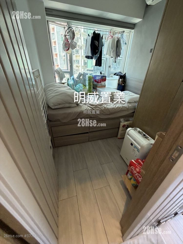 Paradise Square Sell 2 Bedrooms , 1 Bathroom 368 ft²