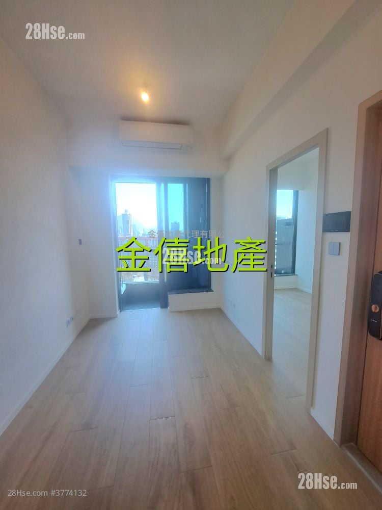 Elize Park Rental 3 Bedrooms , 1 Bathroom 438 ft²