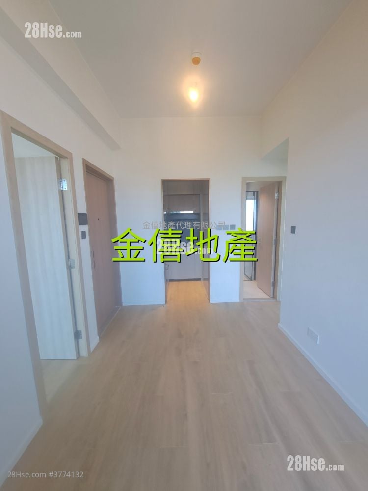 Elize Park Rental 3 Bedrooms , 1 Bathroom 438 ft²